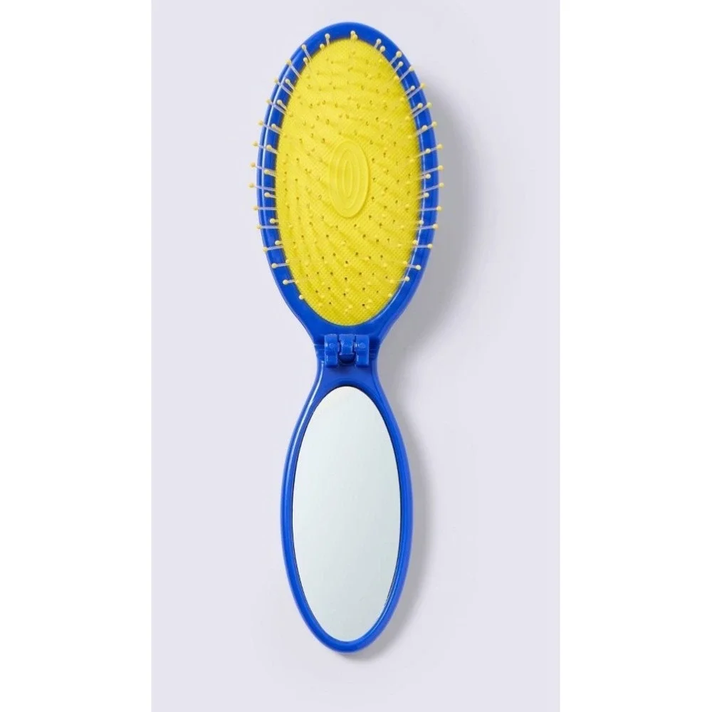 Pokemon Target Exclusive Travel Wet Brush Pop + Go Detangler Pikachu